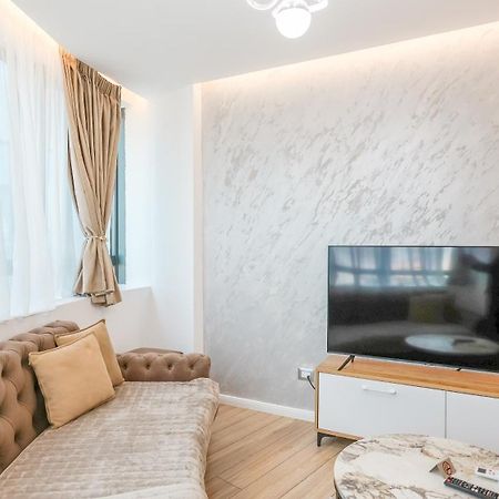 Premium Apartment In The Center Tirana Exteriör bild