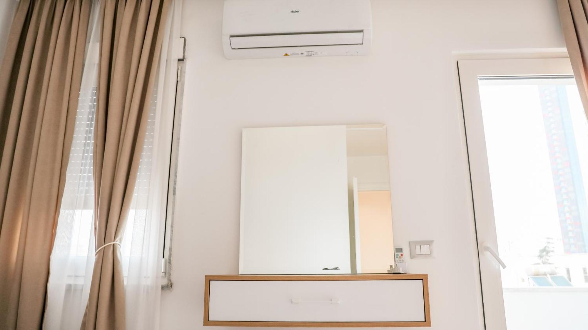 Premium Apartment In The Center Tirana Exteriör bild