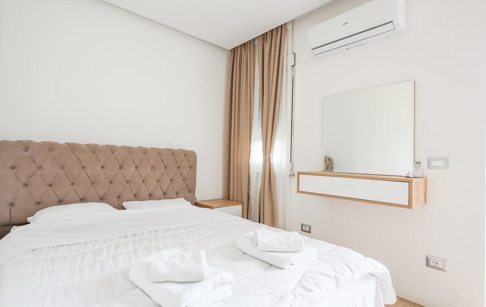 Premium Apartment In The Center Tirana Exteriör bild